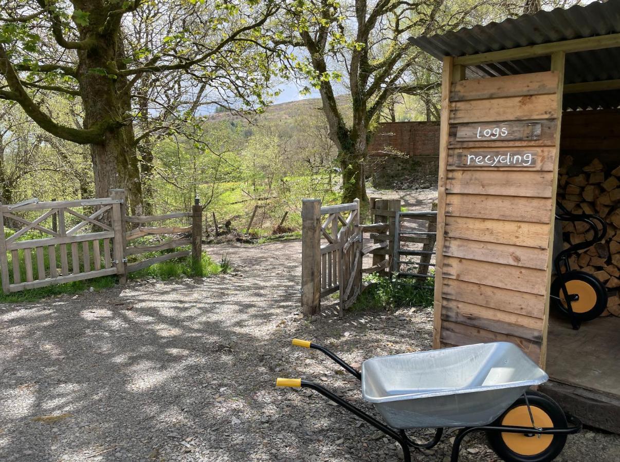 Cosy Woodland Off Grid Shepherds Hut - Rowan Villa Castle Douglas Exterior photo